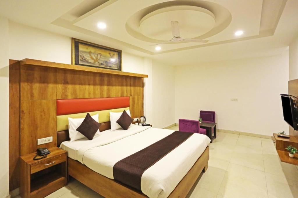 Hotel Urban Luxury New Delhi Eksteriør bilde